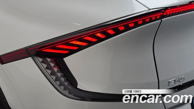 Kia EV6 2023 — photo 9