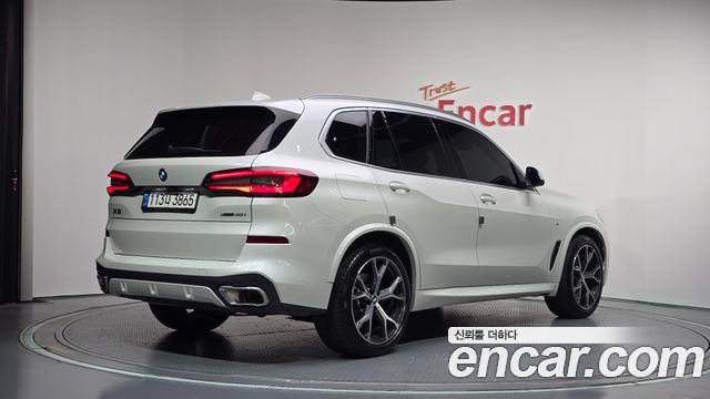 BMW X5 2022 — photo 2
