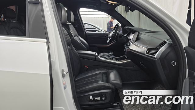 BMW X5 2022 — photo 11