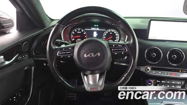 Kia Stinger 2022 — photo 13