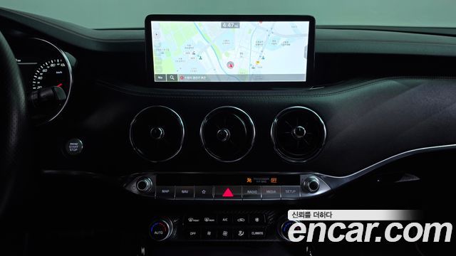 Kia Stinger 2022 — photo 14
