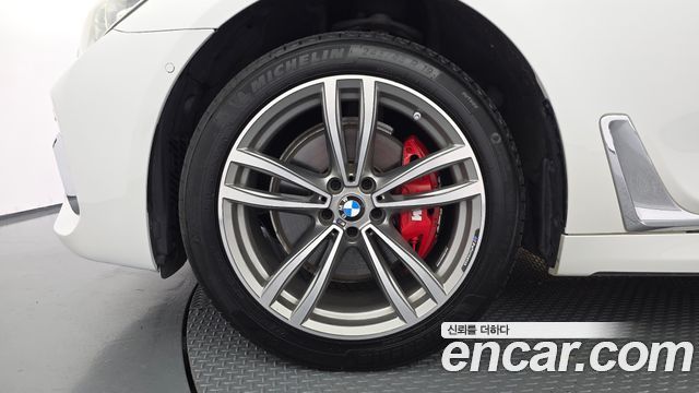 BMW 7-Series 2017 — photo 5