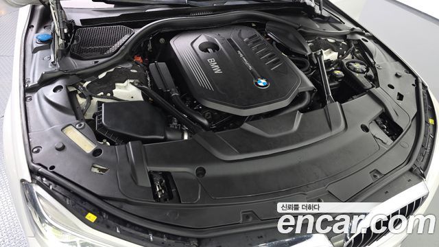 BMW 7-Series 2017 — photo 6