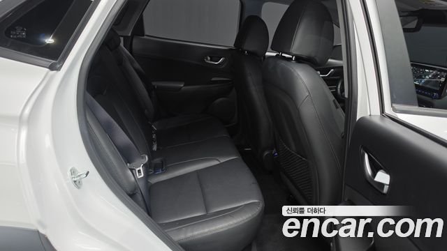 Hyundai Kona 2021 — photo 17