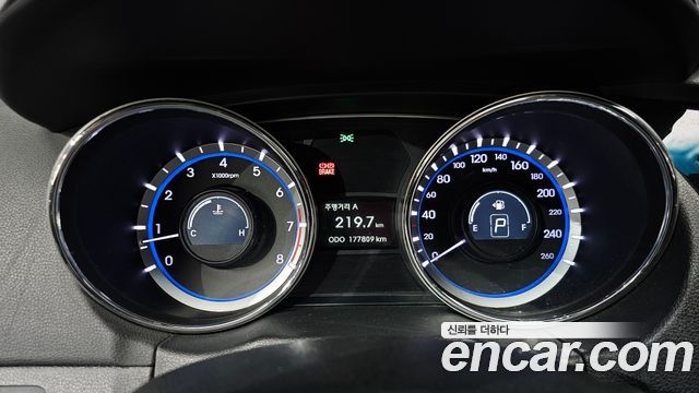 Hyundai Sonata 2012 — photo 8