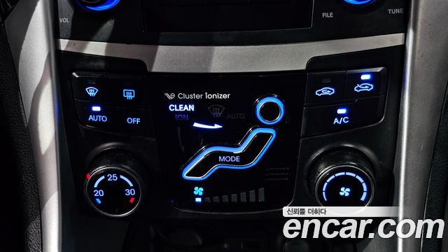 Hyundai Sonata 2012 — photo 18
