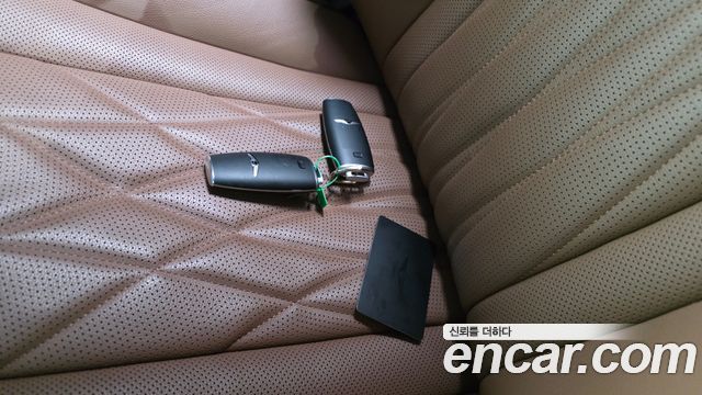 Genesis G80 2022 — photo 22