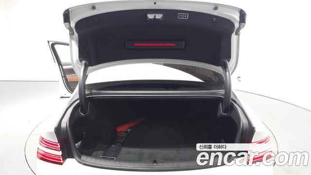 Genesis G80 2022 — photo 24