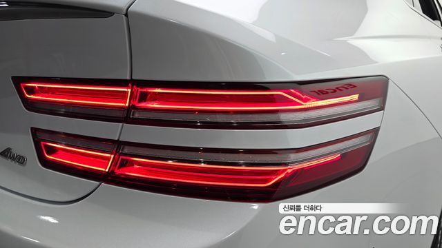 Genesis G80 2022 — photo 9