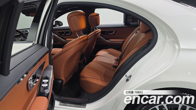 Mercedes-Benz S-Class 2022 — photo 17