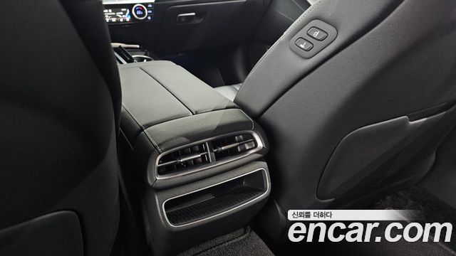 Genesis G80 2022 — photo 31
