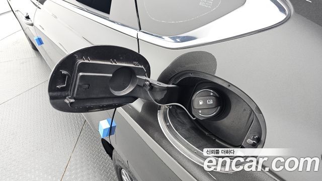 Genesis G80 2022 — photo 35