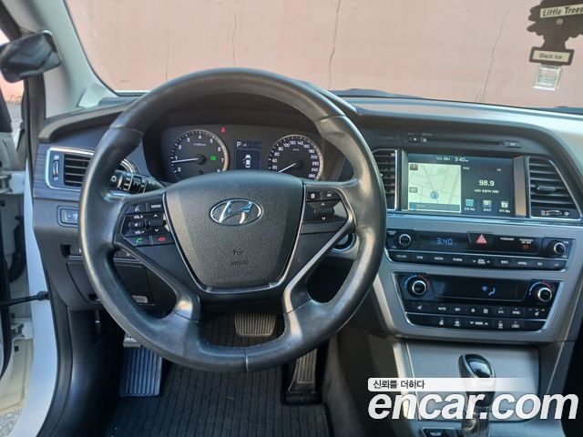 Hyundai Sonata 2016 — photo 13
