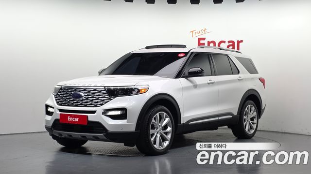 Ford Explorer 2022 — photo 1