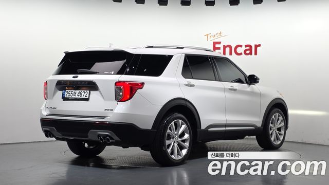 Ford Explorer 2022 — photo 2