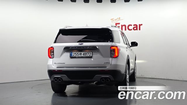 Ford Explorer 2022 — photo 4