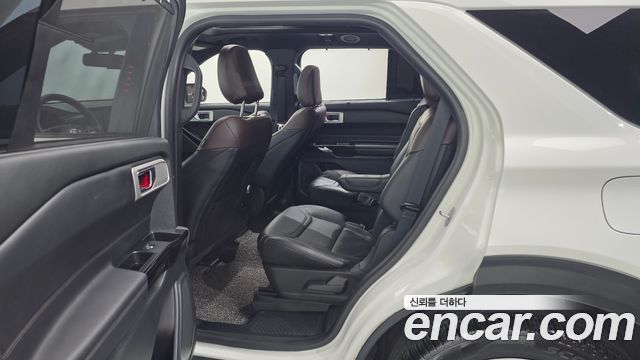Ford Explorer 2022 — photo 17