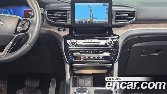 Ford Explorer 2022 — photo 19