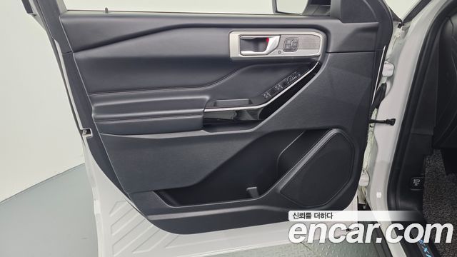 Ford Explorer 2022 — photo 14