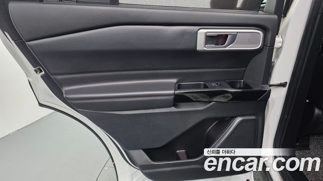 Ford Explorer 2022 — photo 15