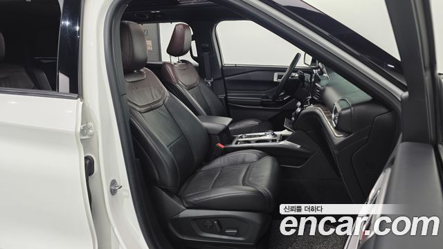 Ford Explorer 2022 — photo 16