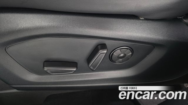 Ford Explorer 2022 — photo 31
