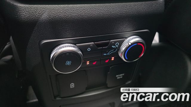 Ford Explorer 2022 — photo 32