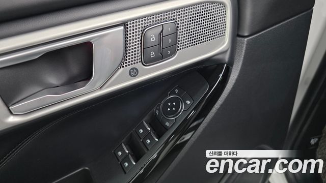Ford Explorer 2022 — photo 33