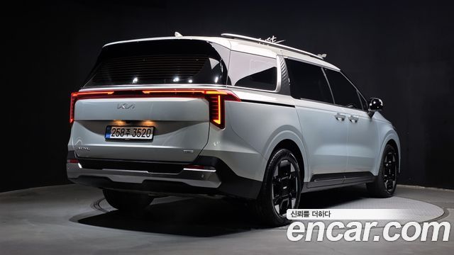 Kia Canival 2025 — photo 2