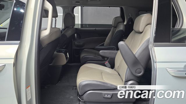 Kia Canival 2025 — photo 18
