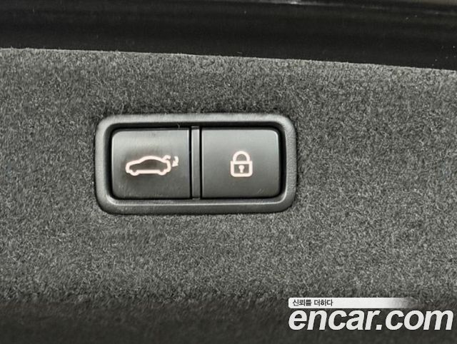 Genesis G90 2019 — photo 18