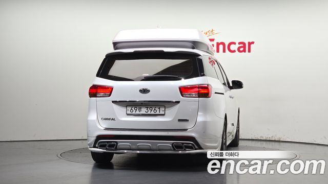 Kia Canival 2018 — photo 4