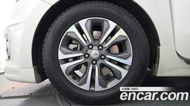 Kia Canival 2018 — photo 5