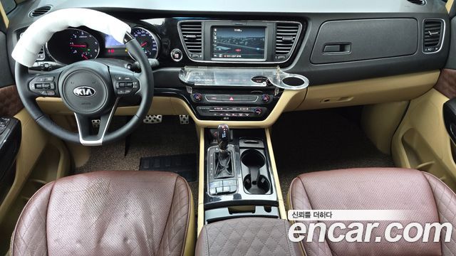 Kia Canival 2018 — photo 7