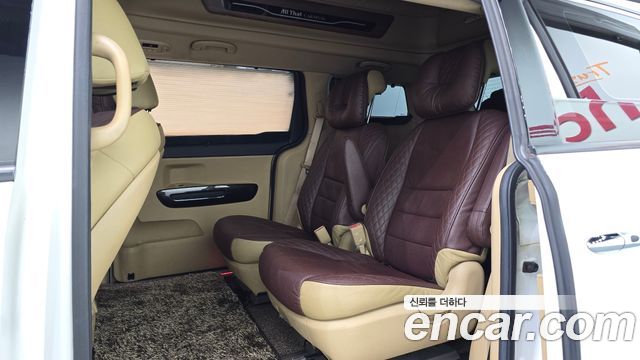 Kia Canival 2018 — photo 11