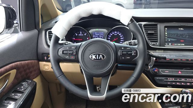 Kia Canival 2018 — photo 14