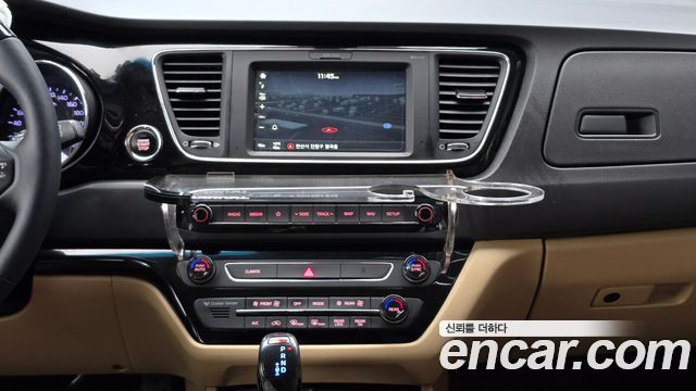 Kia Canival 2018 — photo 17