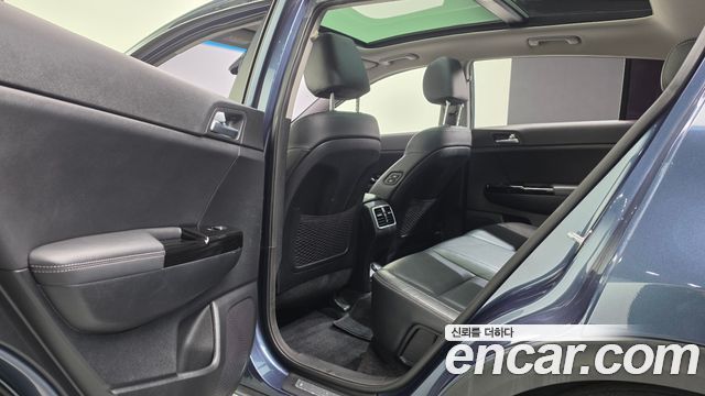 Kia Sportage 2018 — photo 29