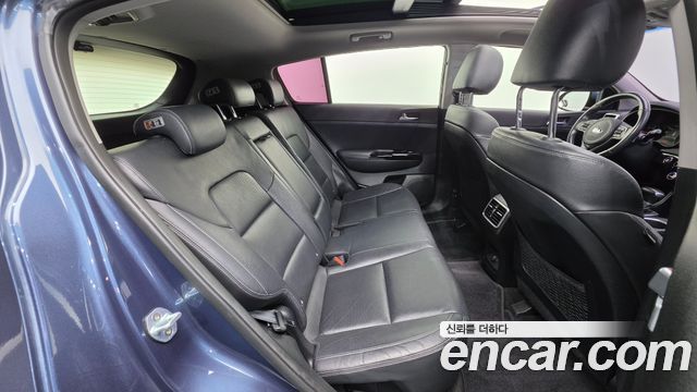 Kia Sportage 2018 — photo 32