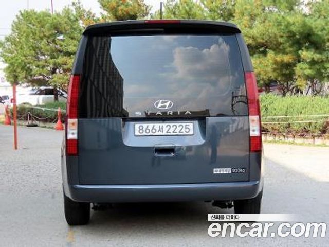 Hyundai Staria 2025 — photo 4