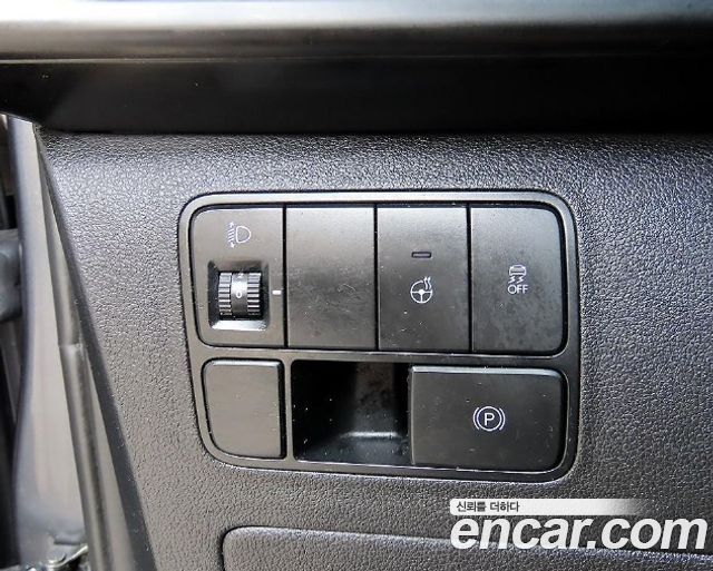 Hyundai Staria 2025 — photo 17