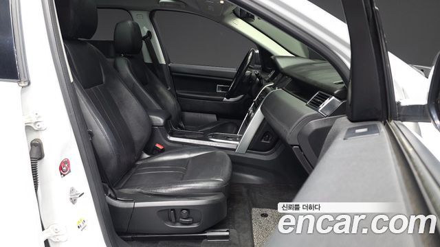 Land Rover Discovery Sport 2019 — photo 11