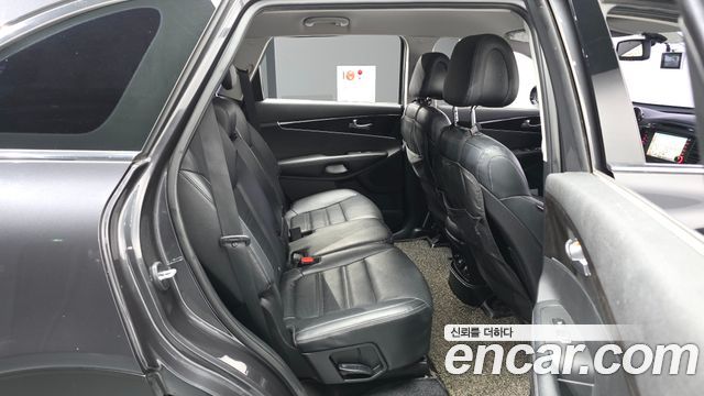 Kia Sorento 2016 — photo 17