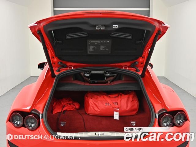 Ferrari GTC4 Lusso 2018 — photo 19