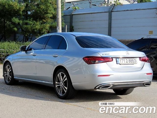 Mercedes-Benz E-Class 2022 — photo 3