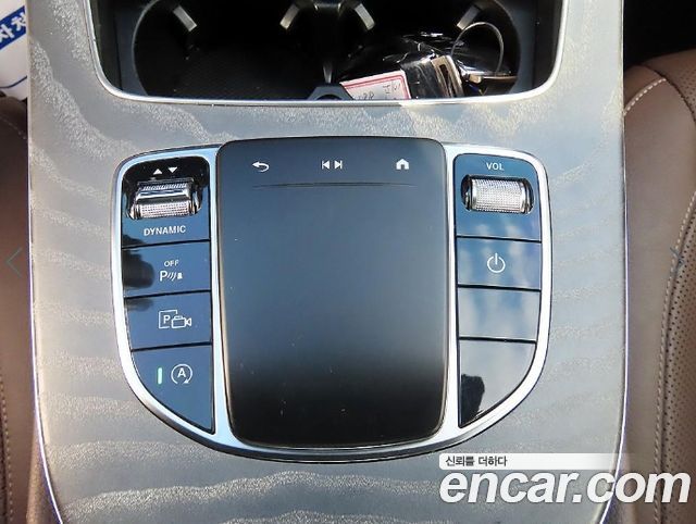 Mercedes-Benz E-Class 2022 — photo 12