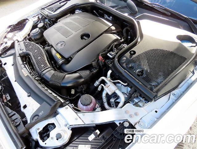 Mercedes-Benz E-Class 2022 — photo 19