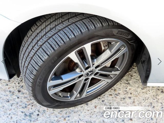 Mercedes-Benz E-Class 2022 — photo 20
