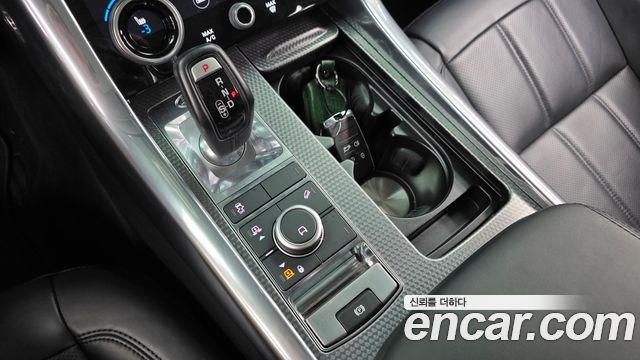 Land Rover Range Rover Sport 2019 — photo 12
