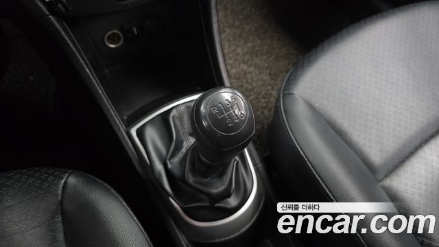 Hyundai Accent 2015 — photo 12